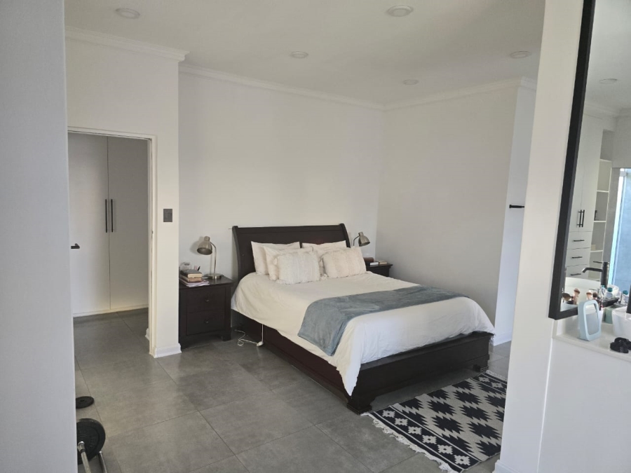 To Let 3 Bedroom Property for Rent in Aston Bay Eastern Cape